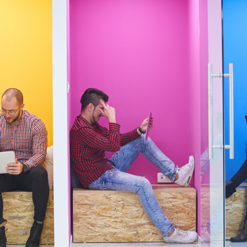 Features and Benefits of Studios, Accelerators, Incubators and Founder Houses